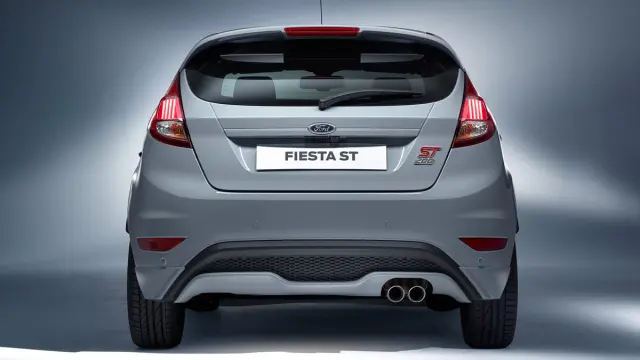 Ford Fiesta ST200 2016 trasera
