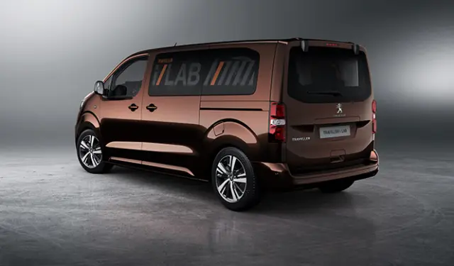 Peugeot Traveller i-Lab 2