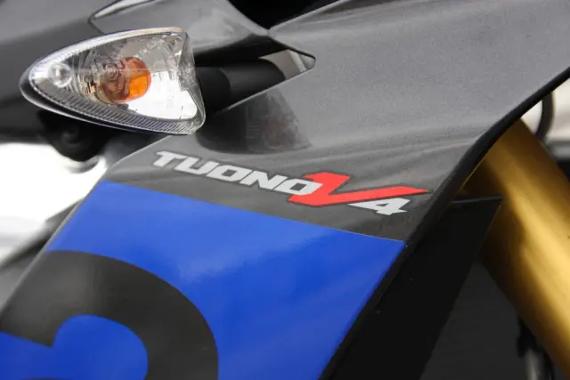 Aprilia Tuono 1100 RR. Motor V4.