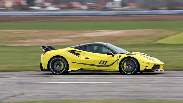 2 Duelo tuning radical: Mansory 4XX Siracusa und AMG GT S