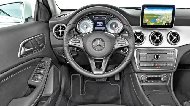 Mercedes GLA salpicadero