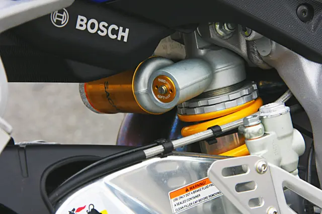 Aprilia Tuono 1100 RR. Amortiguador Öhlins.