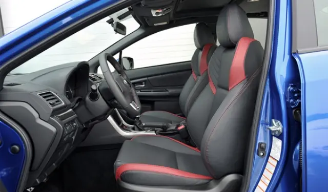 Asientos del Subaru WRX STI