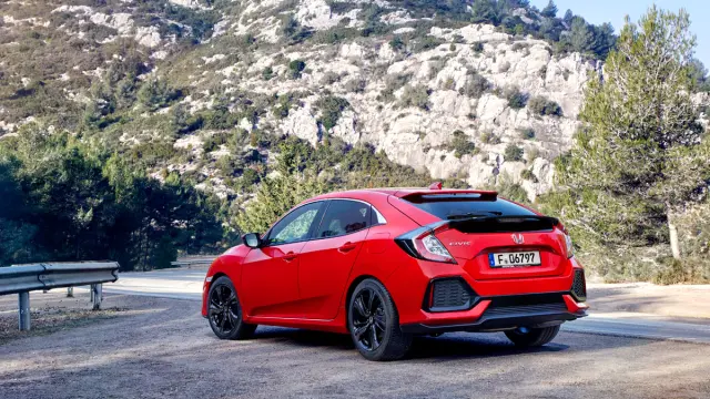 Honda Civic 2017 trasera