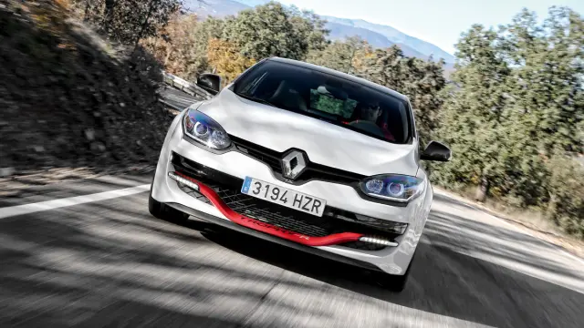 Renault Mégane RS Trophy R delantera