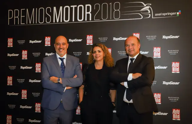 Helene Bouteleau y Eduardo García Nieto, de Peugeot.