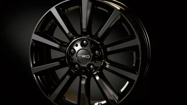 Toyota C-HR TRD llanta negra