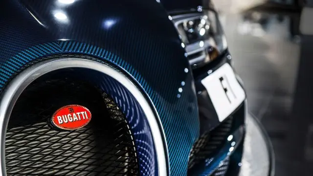 Bugatti Veyron Super Sport Blue Carbon parrilla