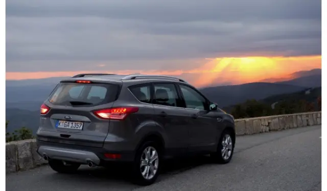 Ford Kuga 2013 trasera