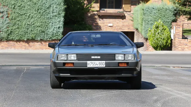 Prueba-DeLorean-DMC-12-frontal