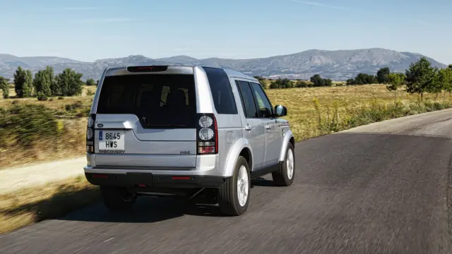 Land Rover Discovery 4 SDV6 HSE trasera