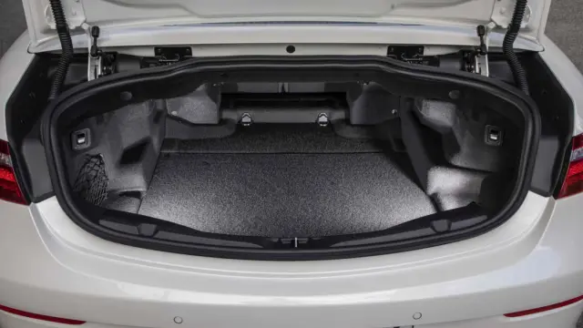 Mercedes Clase E Cabrio 2017 maletero