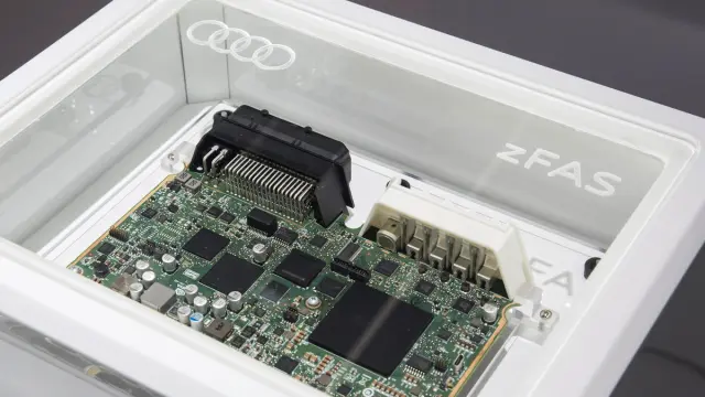 Unidad de control para los sistemas de conducción pilotada de Audi 2