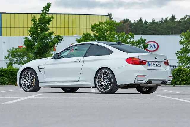 Prueba radical: BMW M4 Competition drift zaga lateral