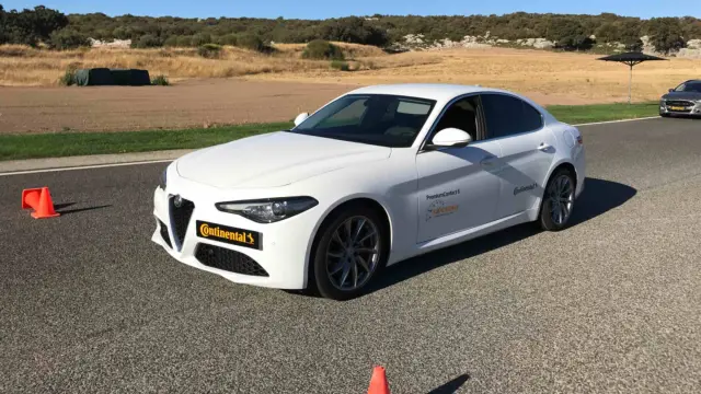 Prueba de asistente de frenada de Continental con un Alfa Romeo Giulia