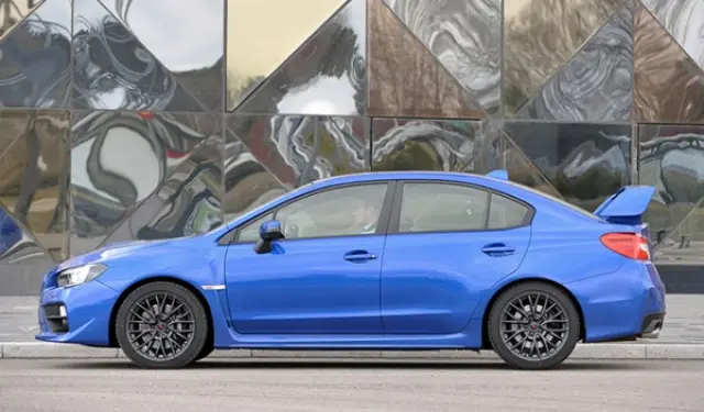 Lateral del Subaru WRX STI