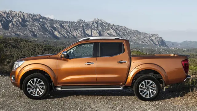 Nissan Navara NP300 2016 lateral