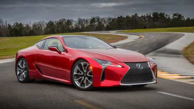 Lexus LC 500 tres cuartos