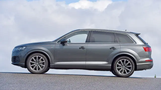 Audi Q7 lateral