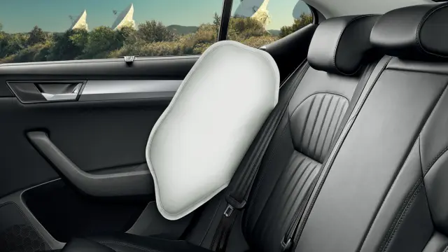 Skoda Superb Combi 2015 airbag pelvis
