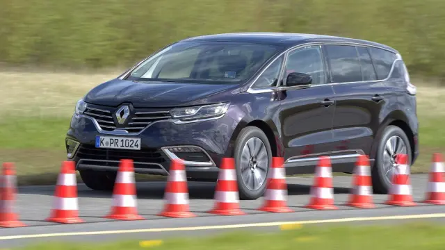 Renault Espace 2015 en movimiento