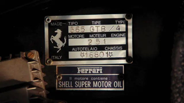 Ferrari Daytona Spider placa