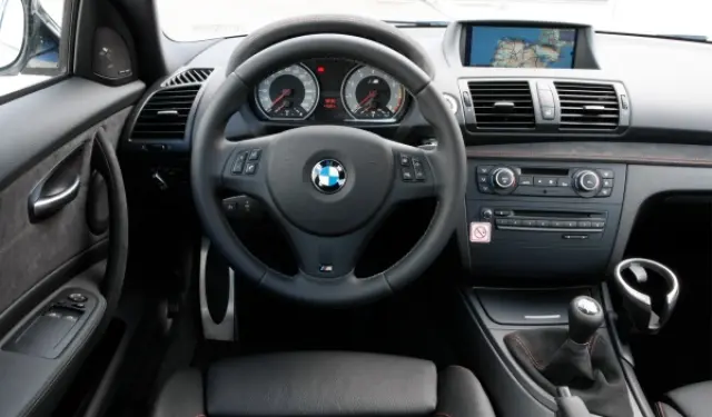 BMW Serie 1M Coupé interior