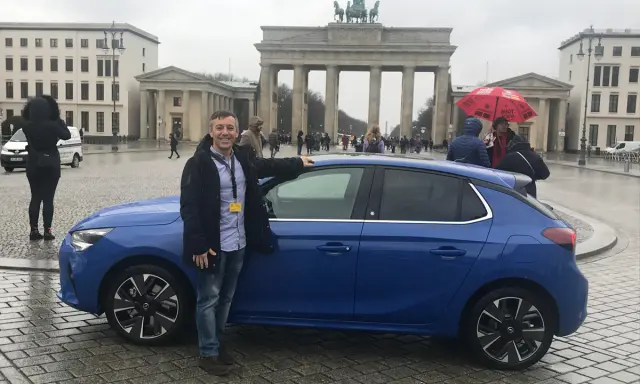 La presentación del Opel Corsa-e se ha realizado en Berlín, justo antes de la crisis del coronavirus.