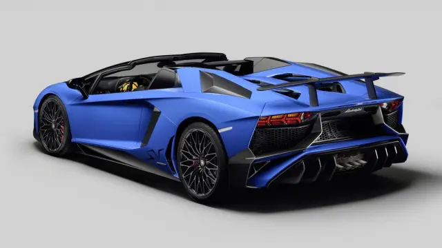 Lamborghini Aventador SV Roadster trasera