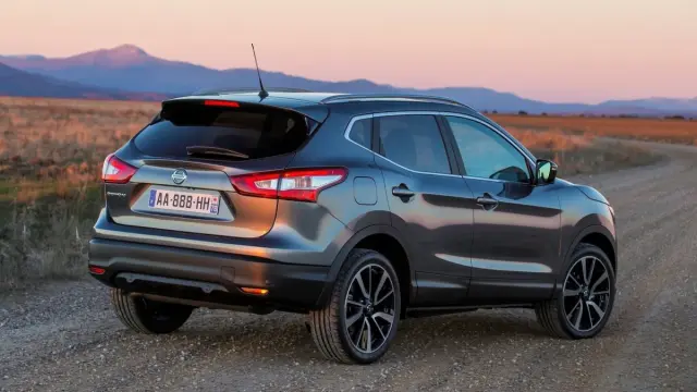 Nissan Rogue Sport vs Nissan Qashqai