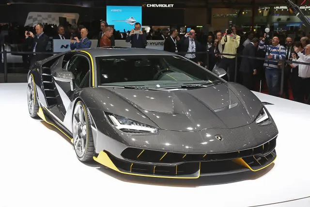 Lamborghini Centenario; Unos 1,75 Millionen euros. Otoño 2016. 770 CV.