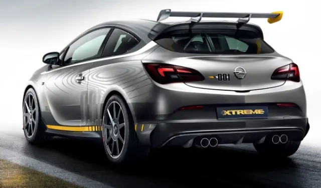 Trasera del Opel Astra OPC EXTREME