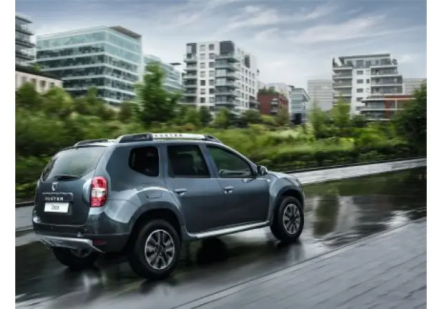 Dacia Duster 2016 tres cuartos traseros