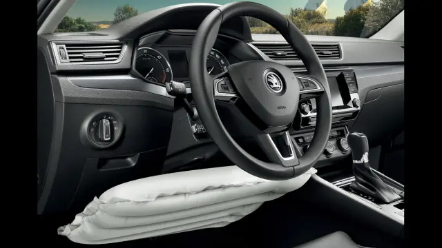 Skoda Superb Combi 2015 airbag