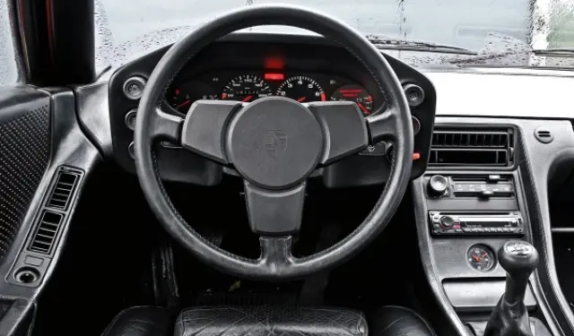 Porsche 928 salpicadero