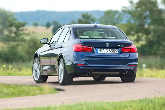 BMW 340i zaga