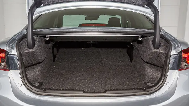 Mazda6 maletero