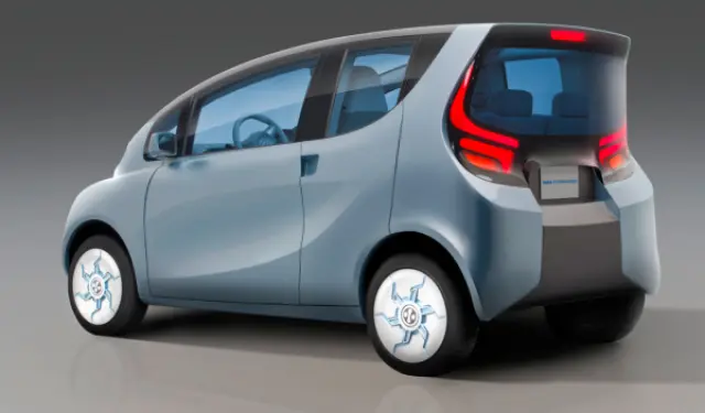 Tata eMO EV trasera