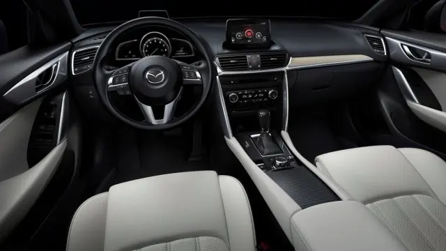 Mazda CX-4 cabina