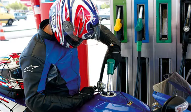 Gasolinera motorista