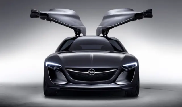 Frontal Opel Monza 2014 con puertas abiertas