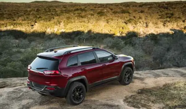 Jeep Cherokee 2014 trasera 3/4