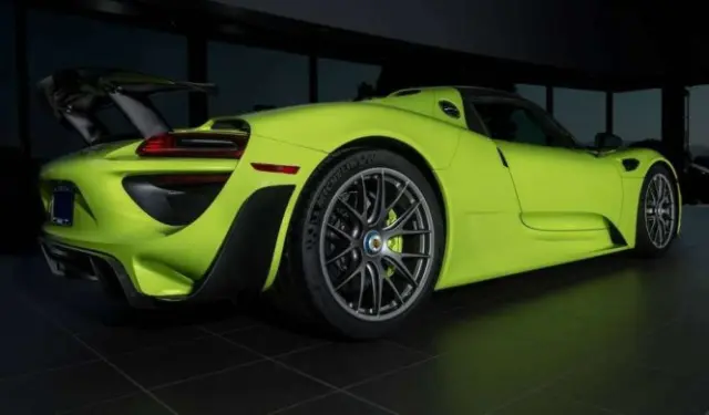 Venta Porsche 918 Spyder Acid Green trasera