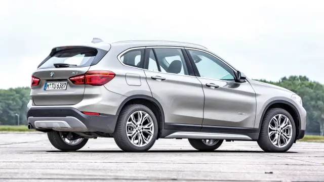 BMW X1 trasera