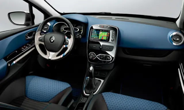 Renault Clio Sport Tourer interior