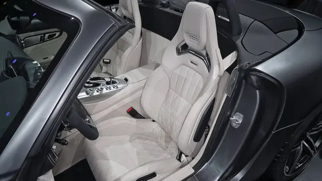 Mercedes AMG GT C Roadster asientos