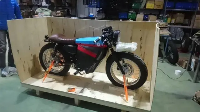 Una de las primeras ECR V1 fabricadas a punto de ser enviada a su nuevo propietario