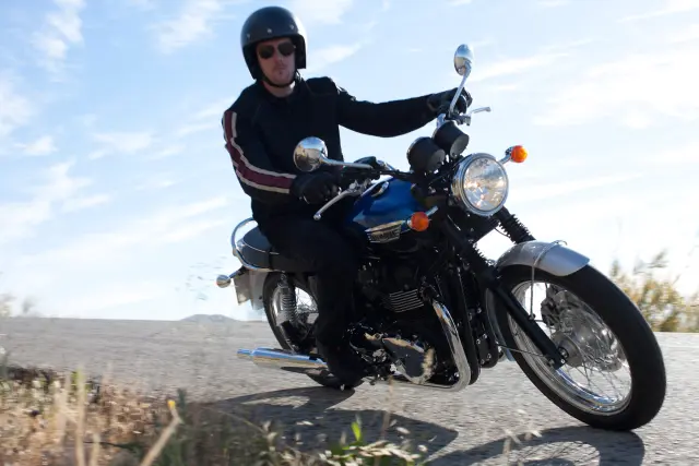Triumph Bonneville T100 2017 1