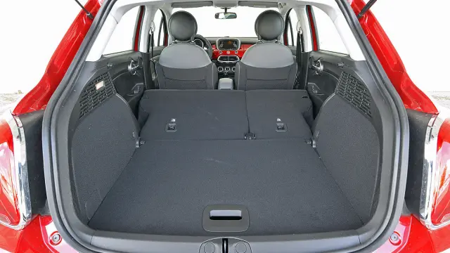 Fiat 500 X interior maletero