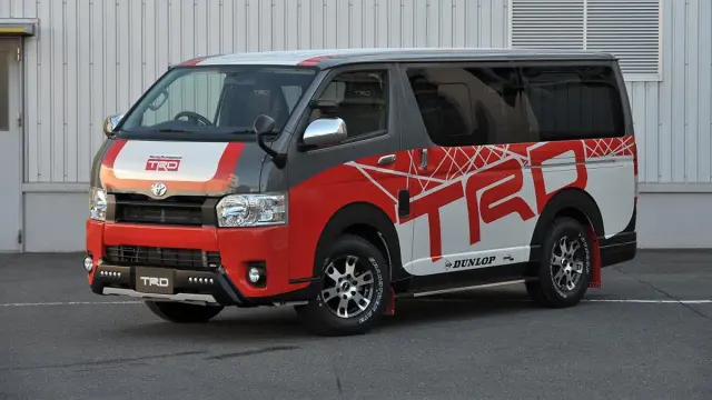 Tokio-Auto-Salón-2017-Toyota-hiace-trd-concept
